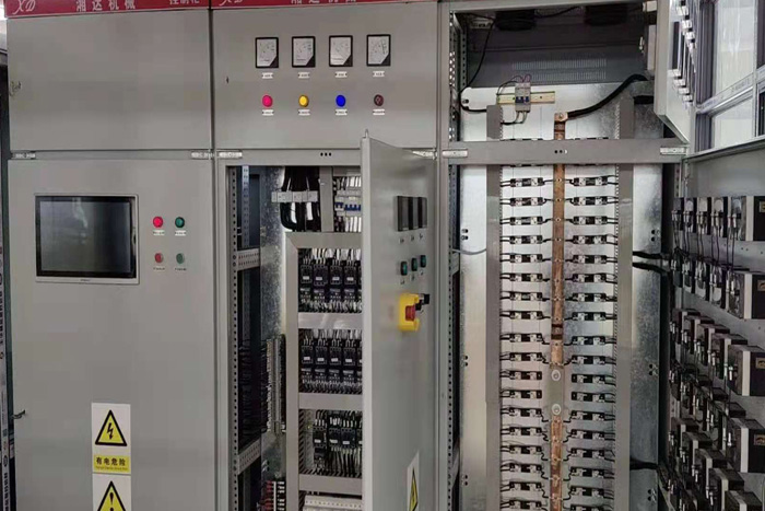 電控柜內部